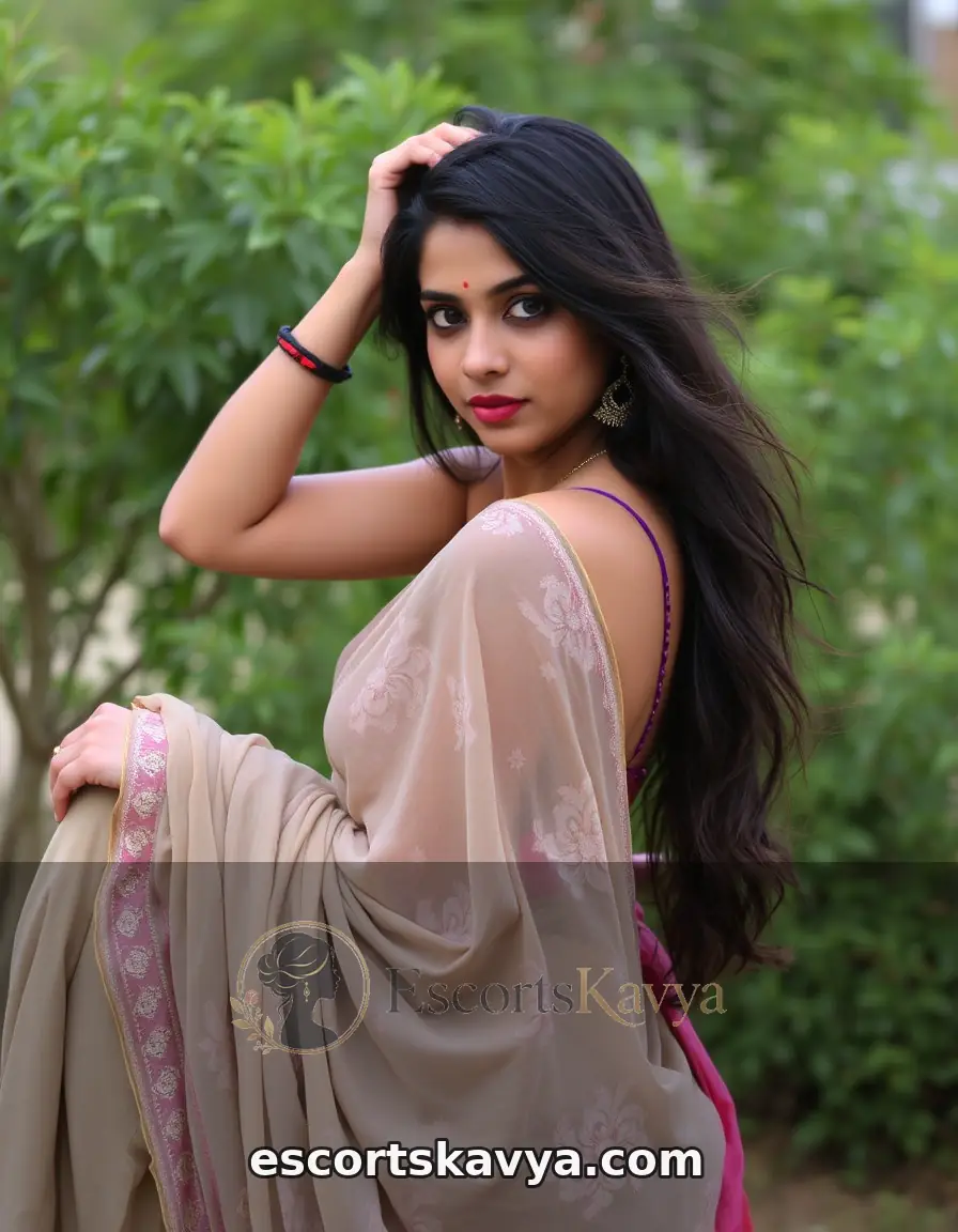 Nandini Sharma independent escort in Manali